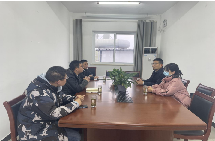 副區(qū)長(zhǎng)程麗群、萬順利深入雙益開展節(jié)前慰問檢查